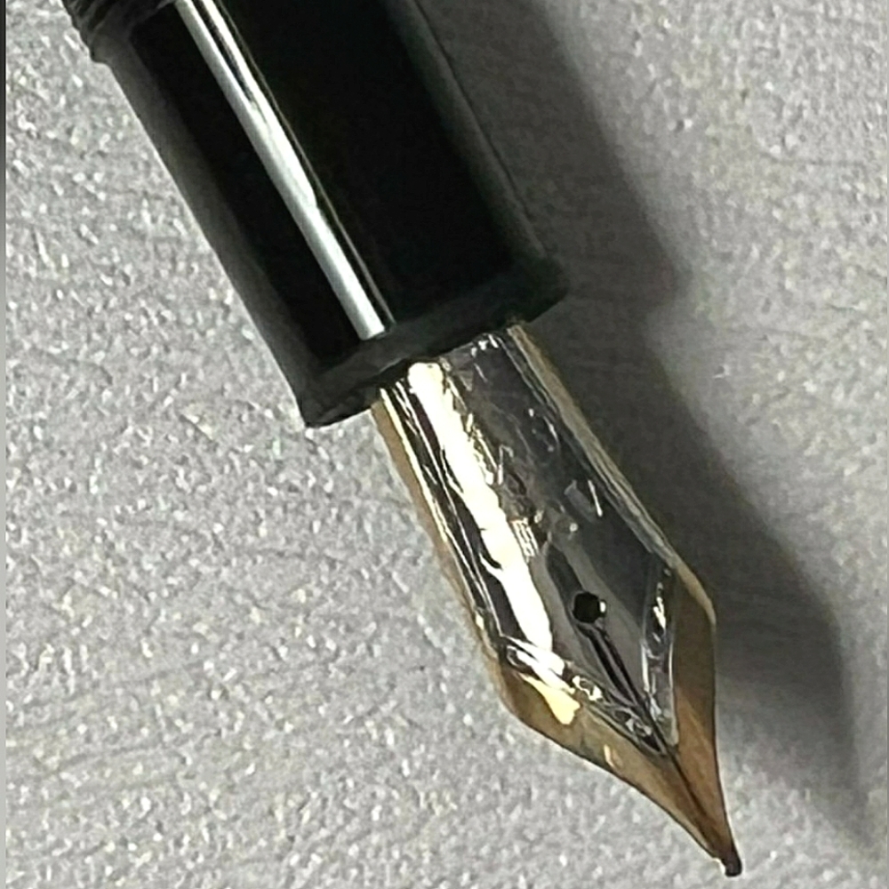 Montblanc The Meisterstück LeGrand & 1 Ink Refill ---SOLD---